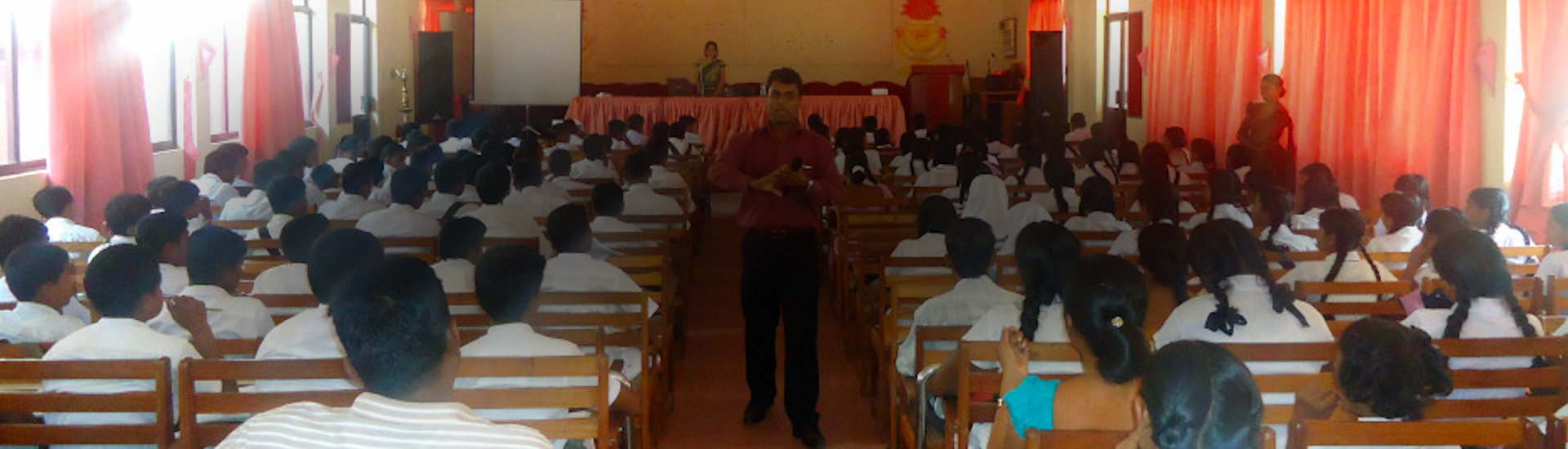 මාර්ග සංවර්ධන, ප්රවාහන, විදුලිබල හා බලශක්ති සහ නිවාස හා ඉදිකිරීම් අමාත්යාංශය